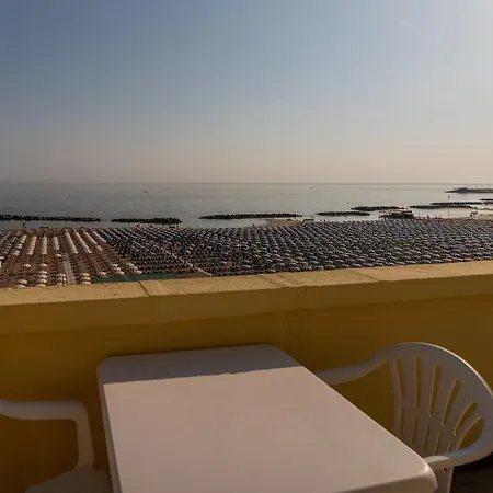 Royal Hotel 3*